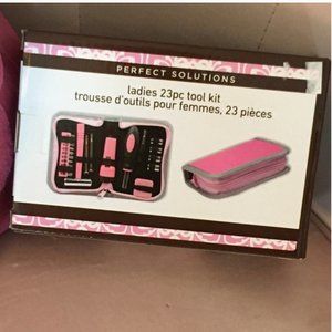 Ladies 23 pink tool kit set small new in box